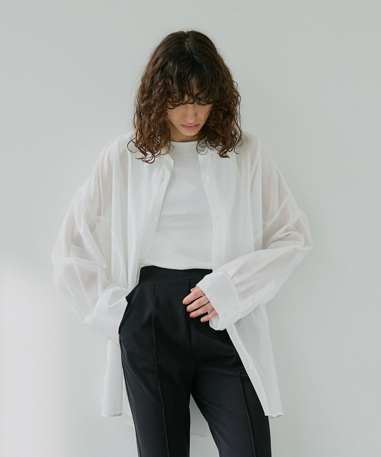 OFF WHITE