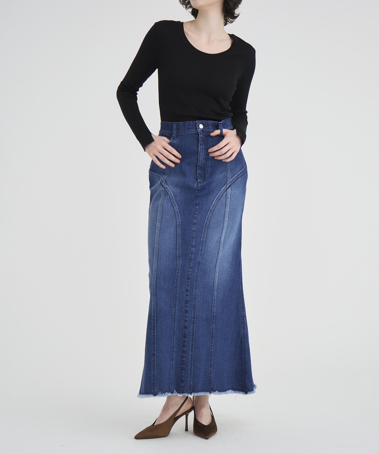 Cutting Stretch Denim Skirt