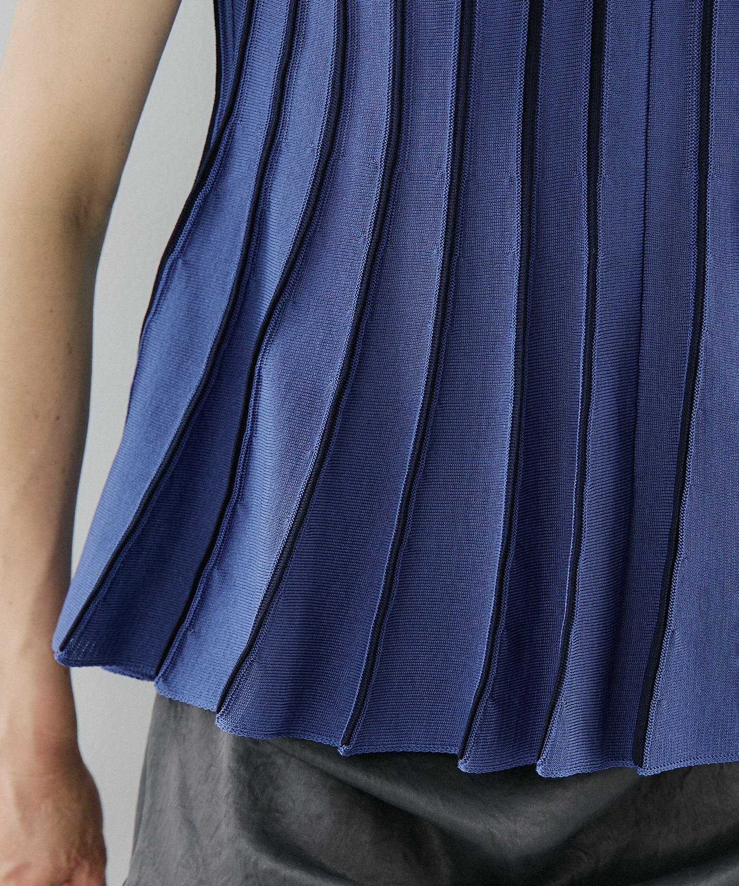 Tack  Flare Knit