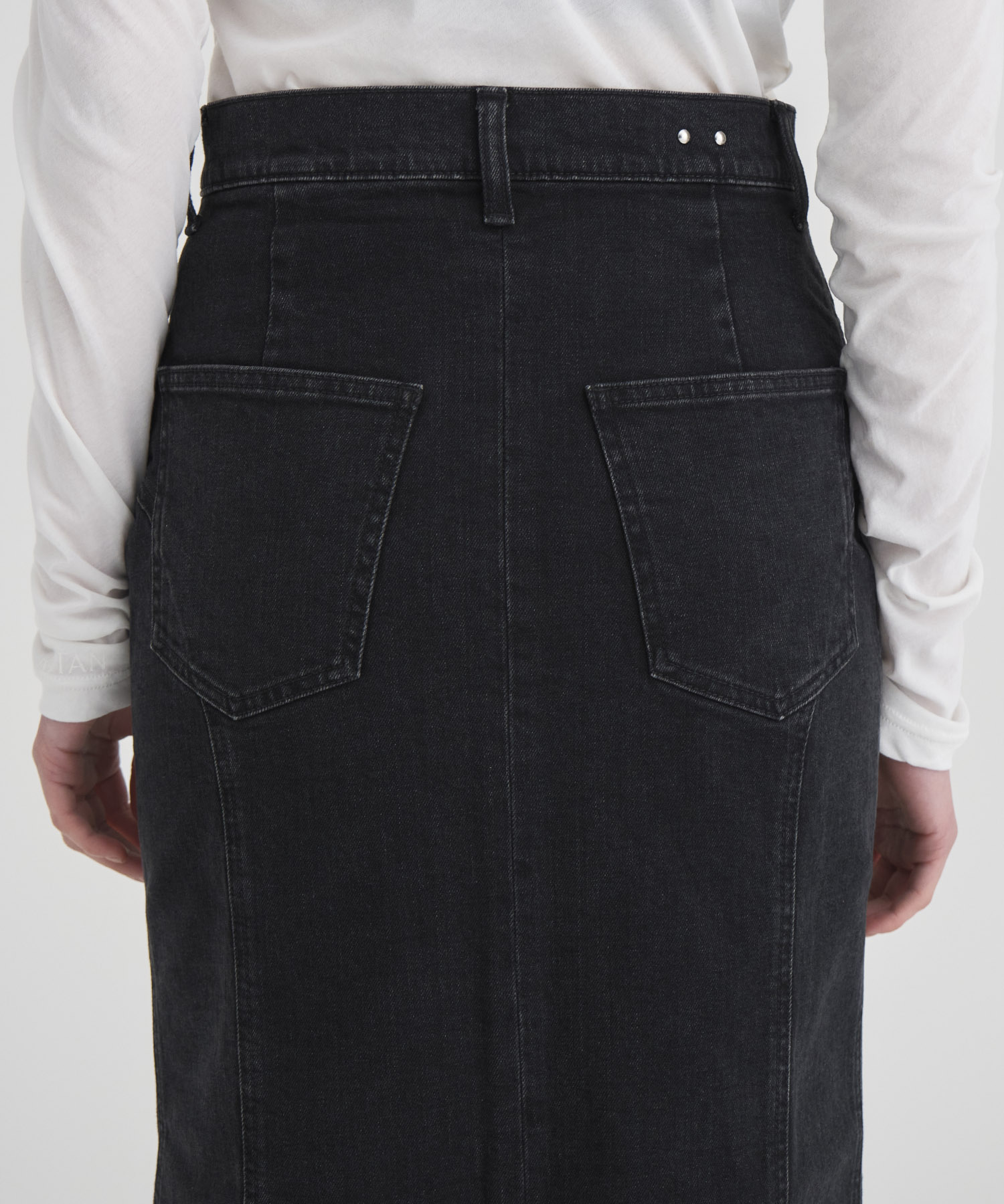 Cutting Stretch Denim Skirt