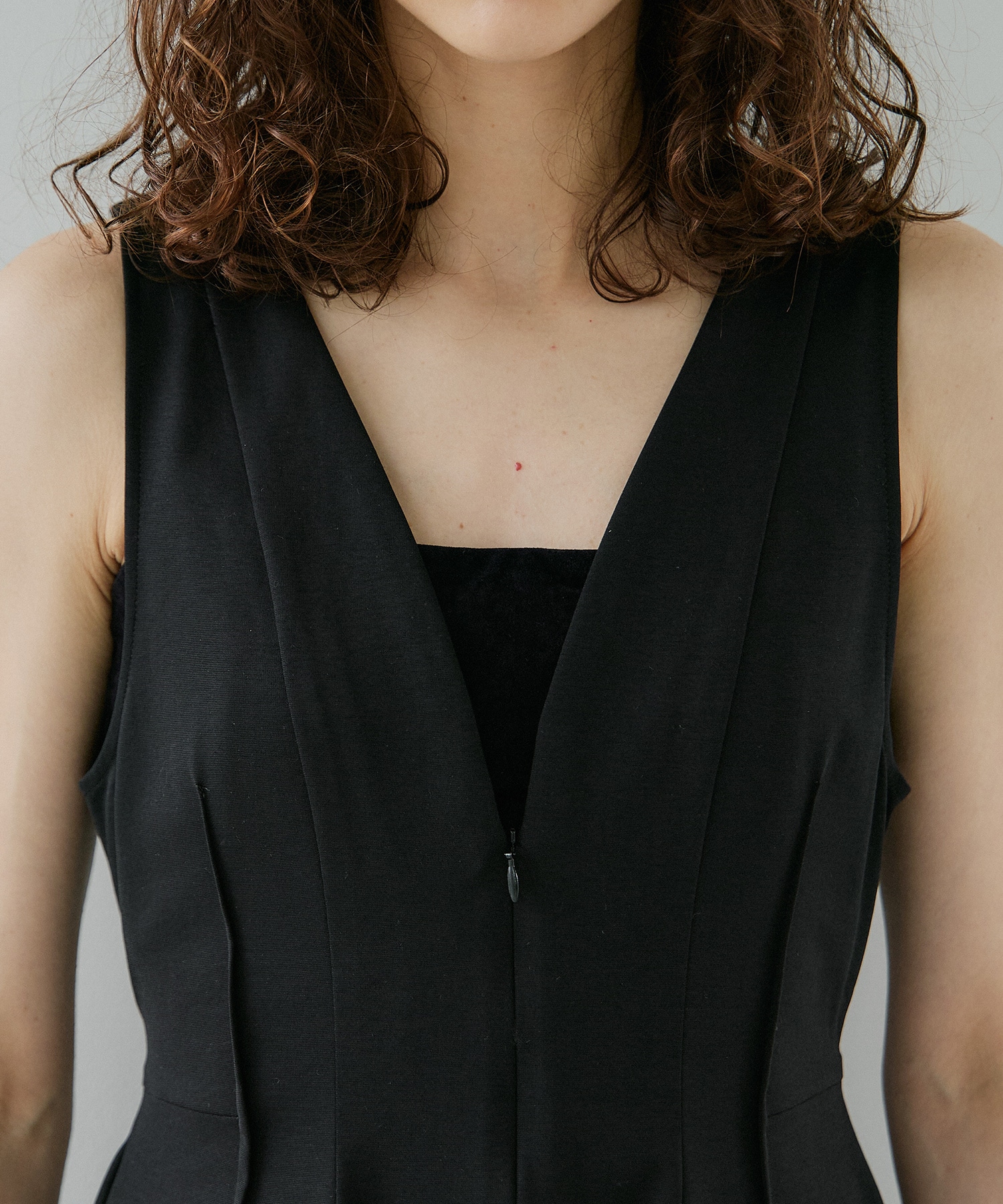 Arch Pattern Cut One-Piece