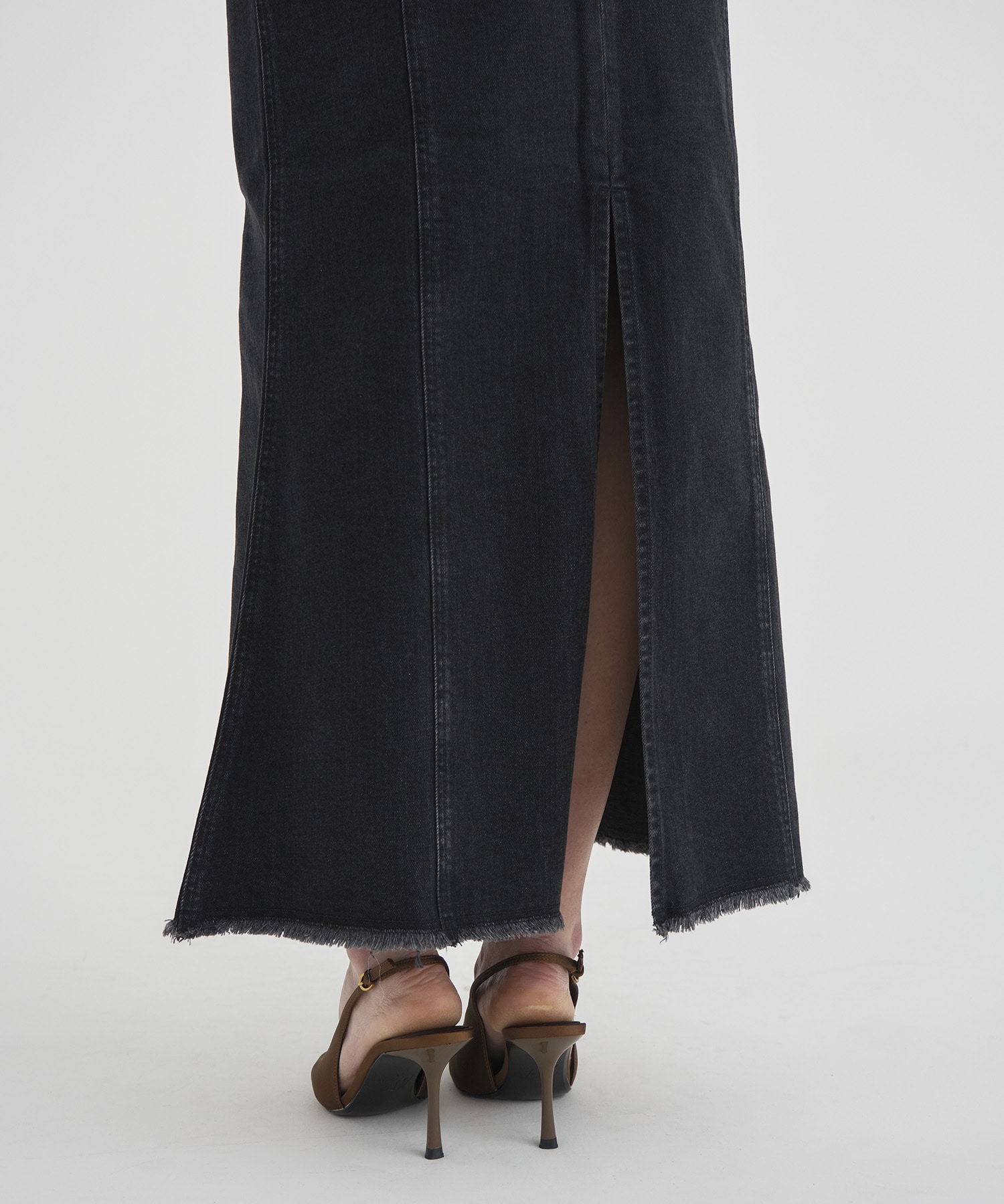 Cutting Stretch Denim Skirt