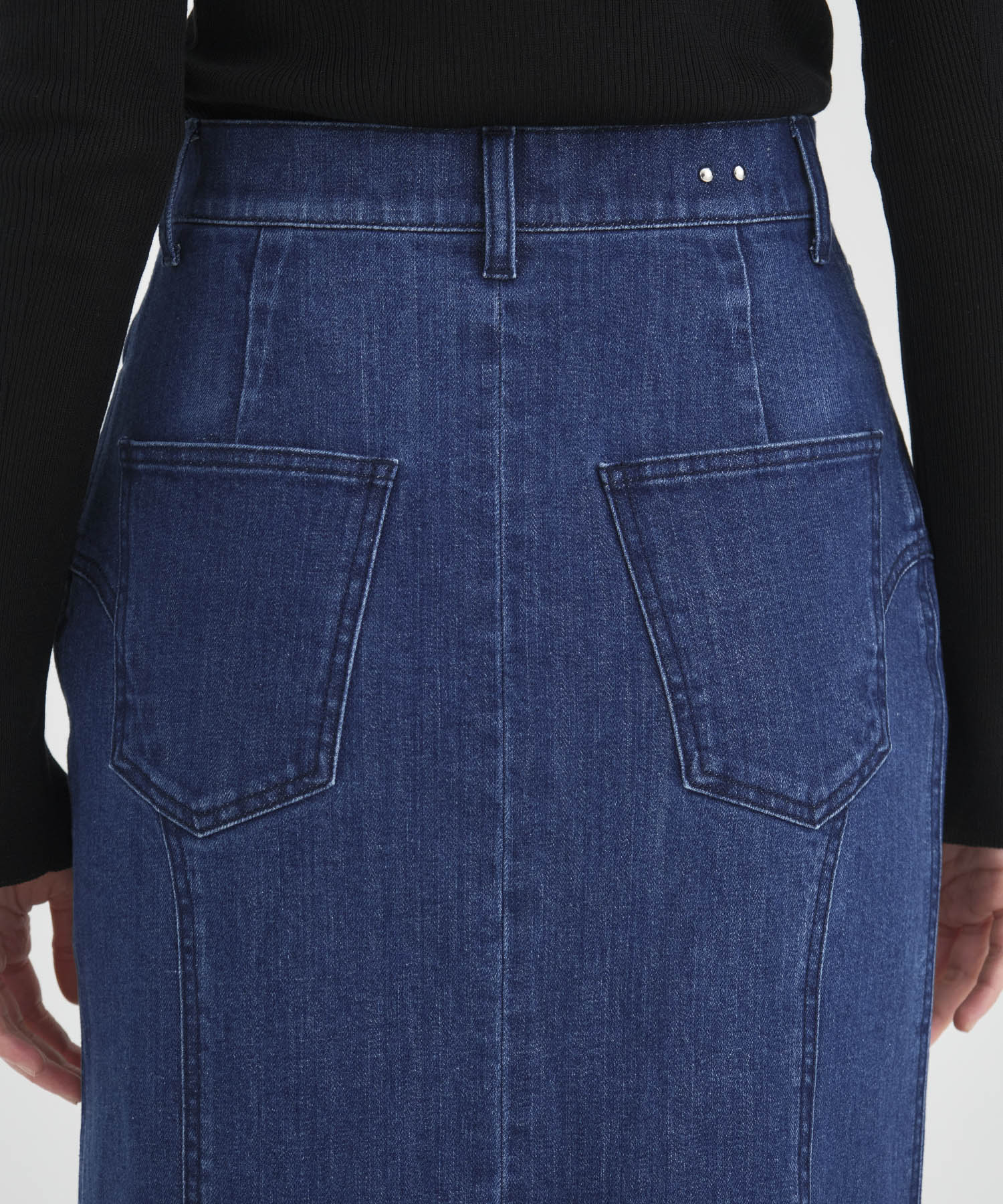 Cutting Stretch Denim Skirt