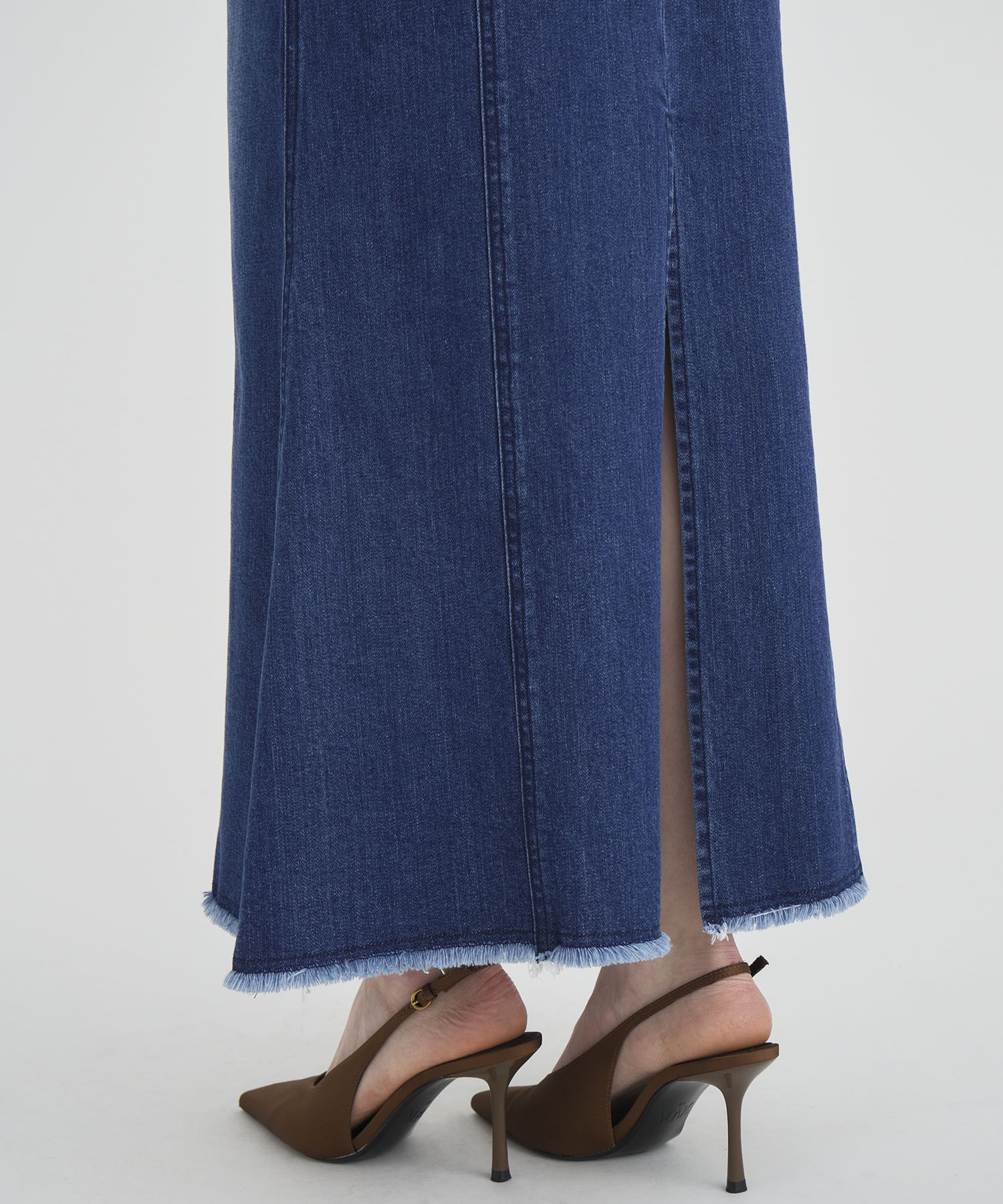 Cutting Stretch Denim Skirt