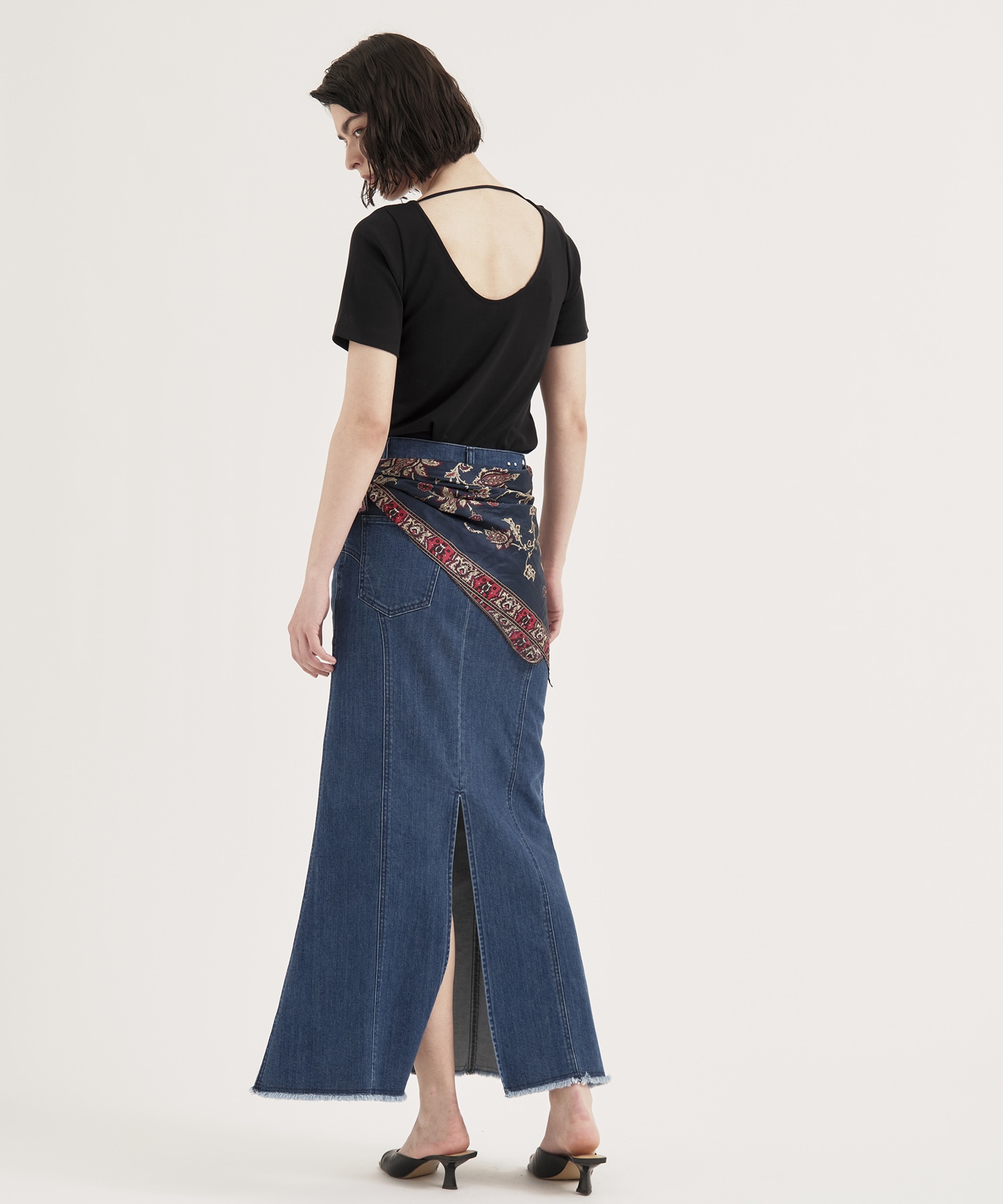 Back Curve T-Shirt