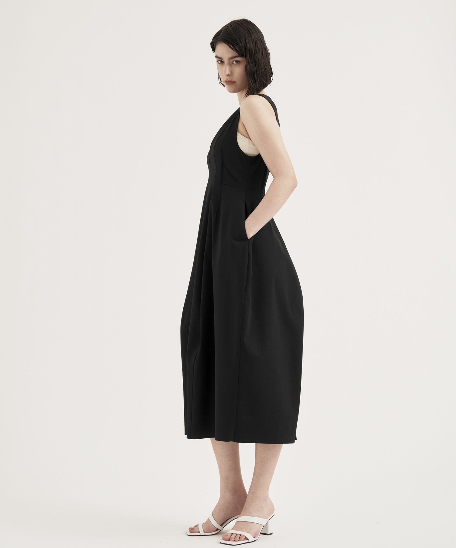 Arch Pattern Cut One-Piece