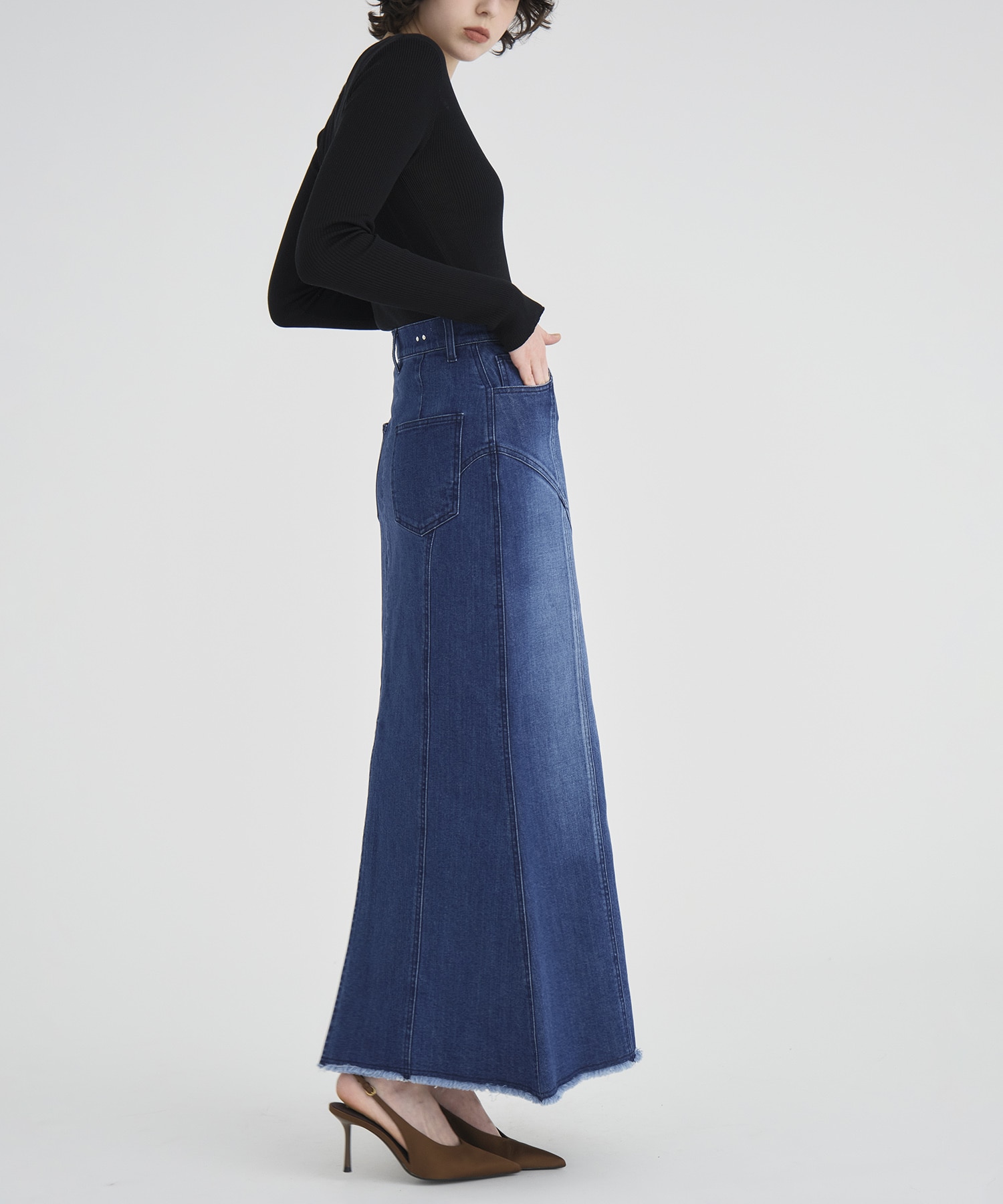 Cutting Stretch Denim Skirt