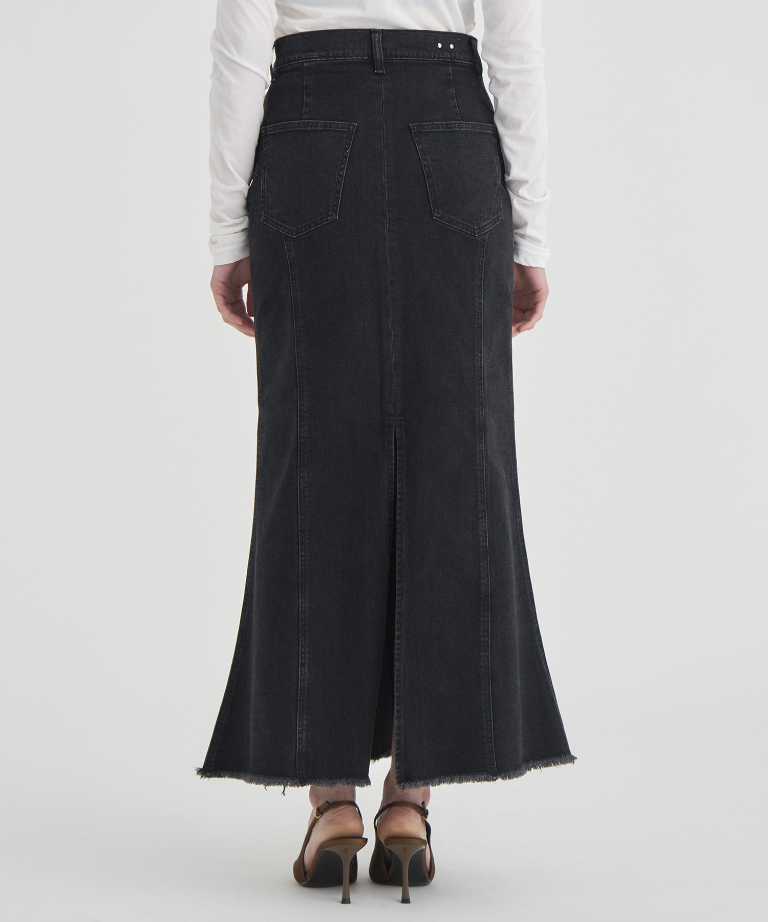 Cutting Stretch Denim Skirt