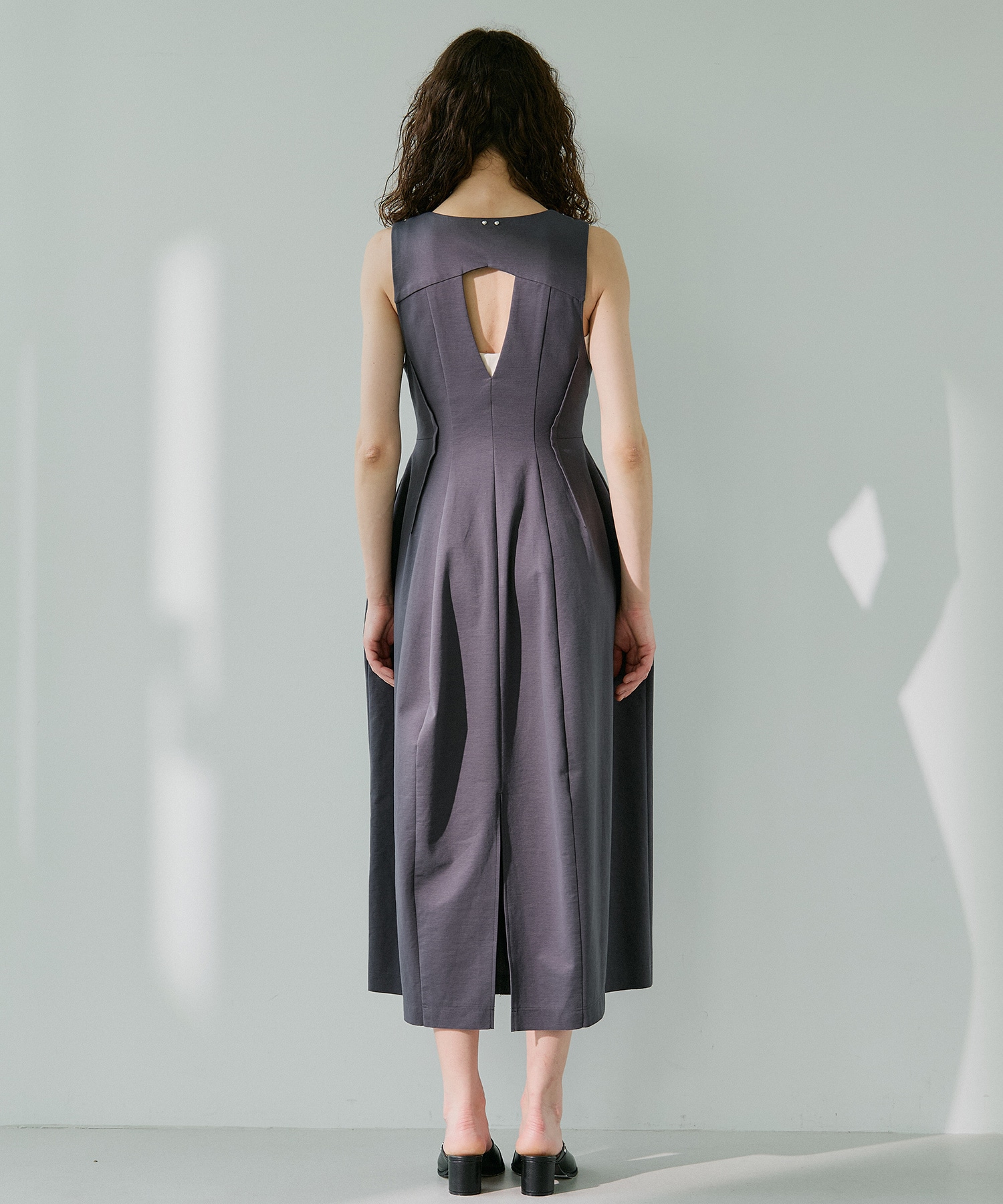 Arch Pattern Cut One-Piece