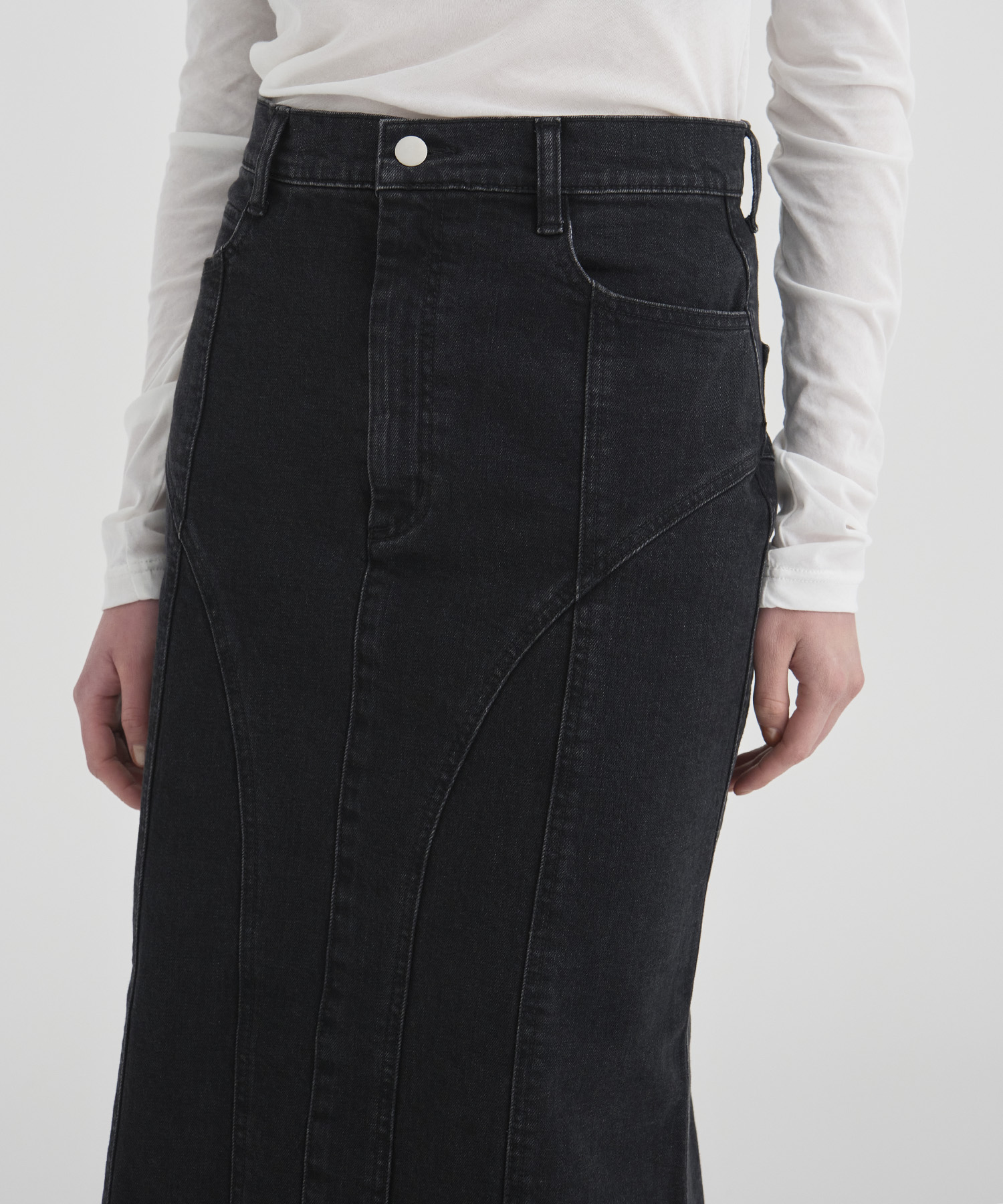 Cutting Stretch Denim Skirt