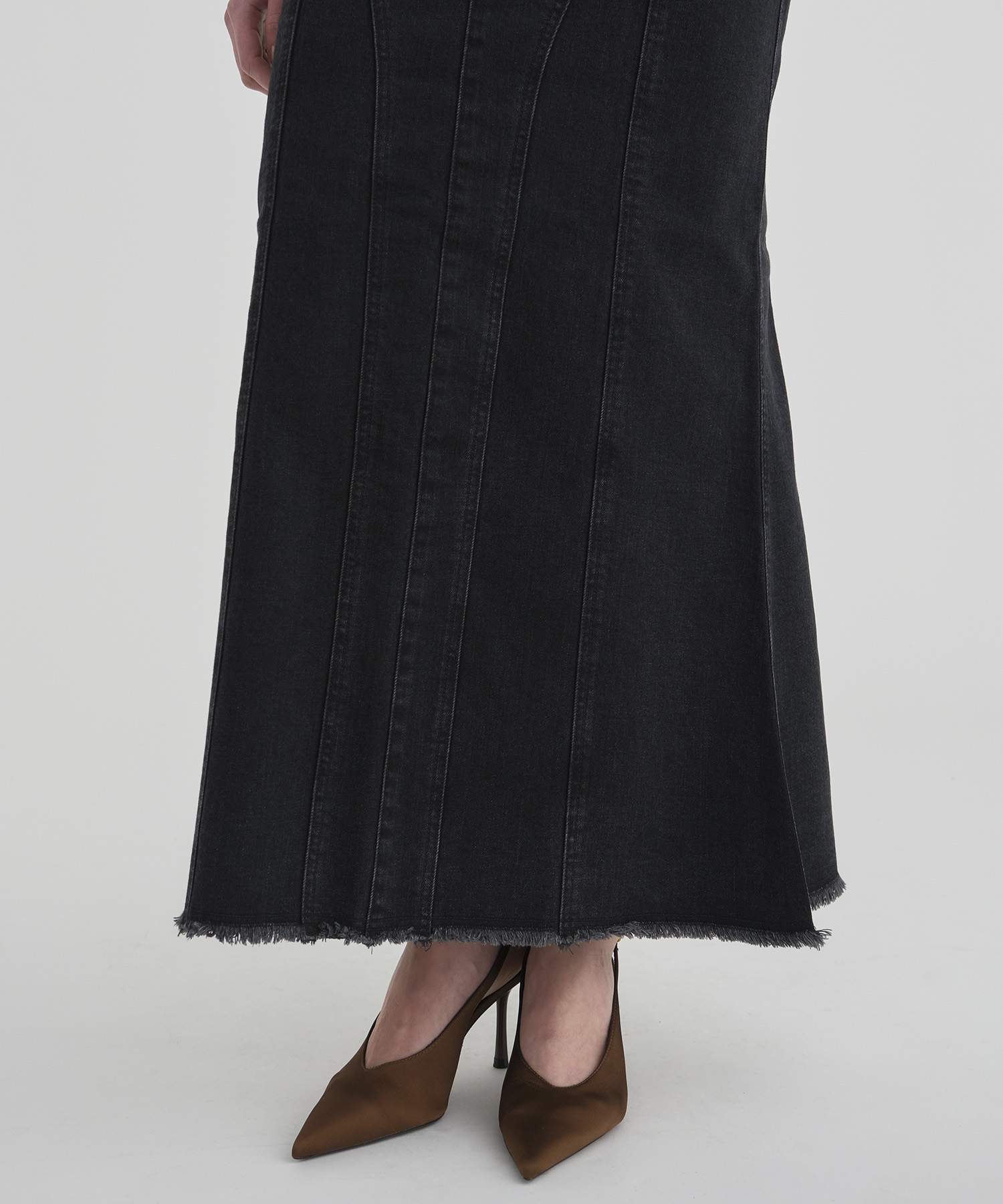 Cutting Stretch Denim Skirt