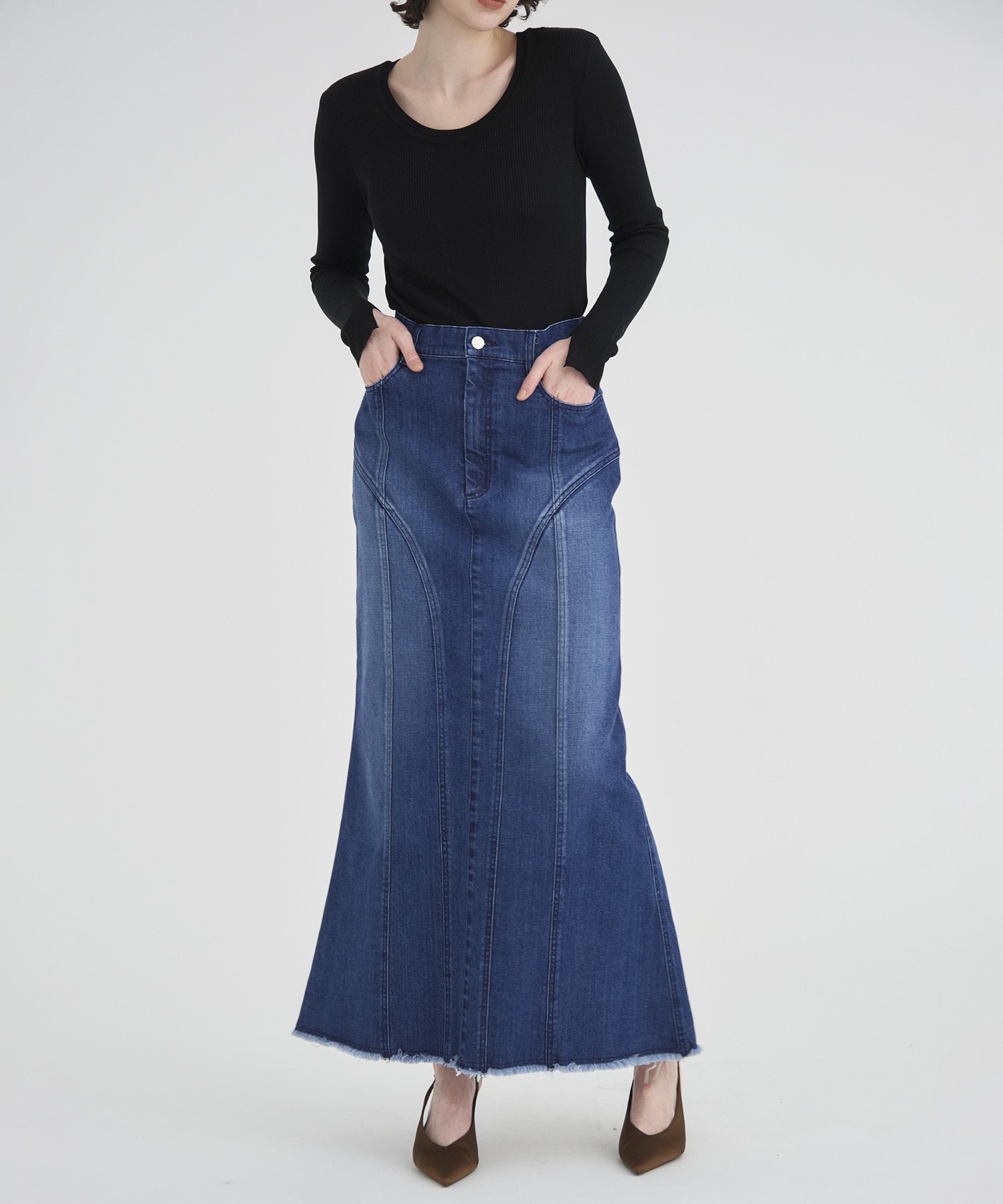 Cutting Stretch Denim Skirt