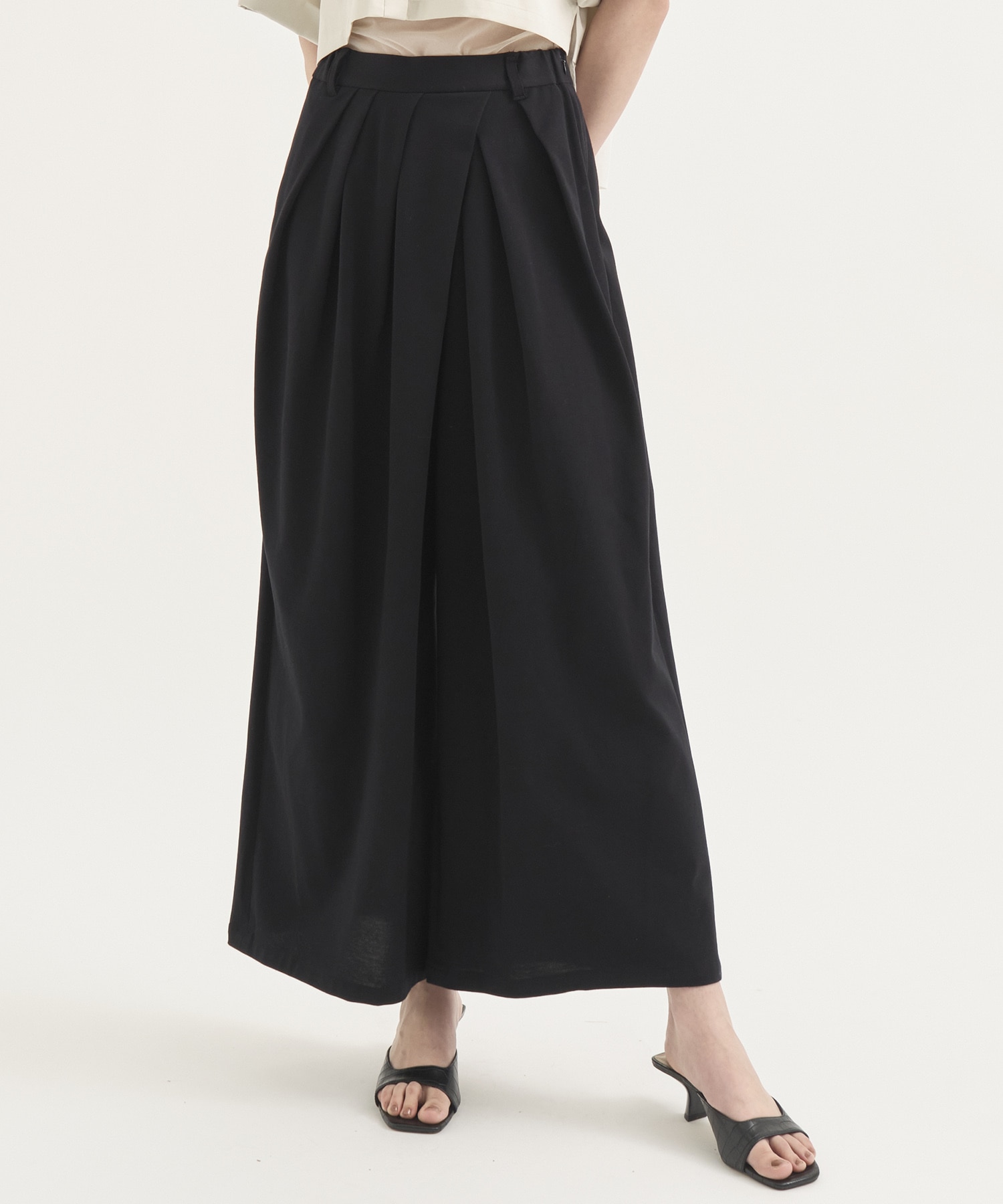 Random Tack Cut Pants